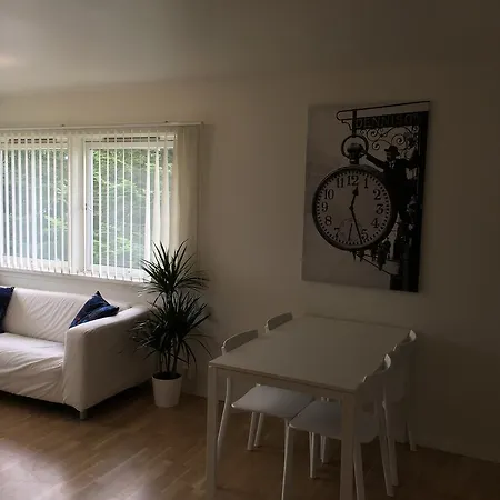 - Lars Vaages Apartment *