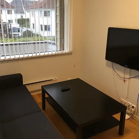 - Lars Vaages Stavanger