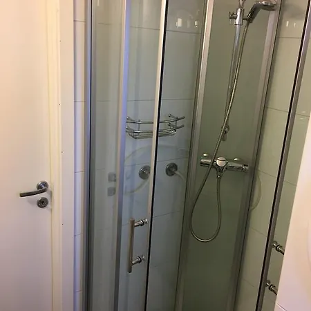 - Lars Vaages Apartment *