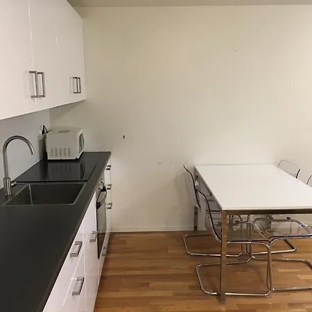 - Lars Vaages Apartment *