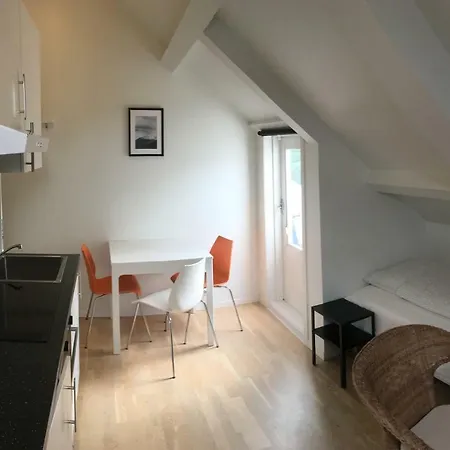 - Lars Vaages Stavanger